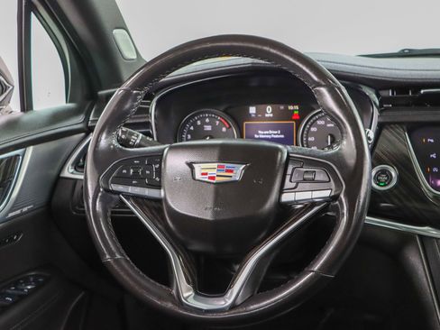 Used 2023 Cadillac XT6 Premium Luxury w/ Technology Package FWD image 12