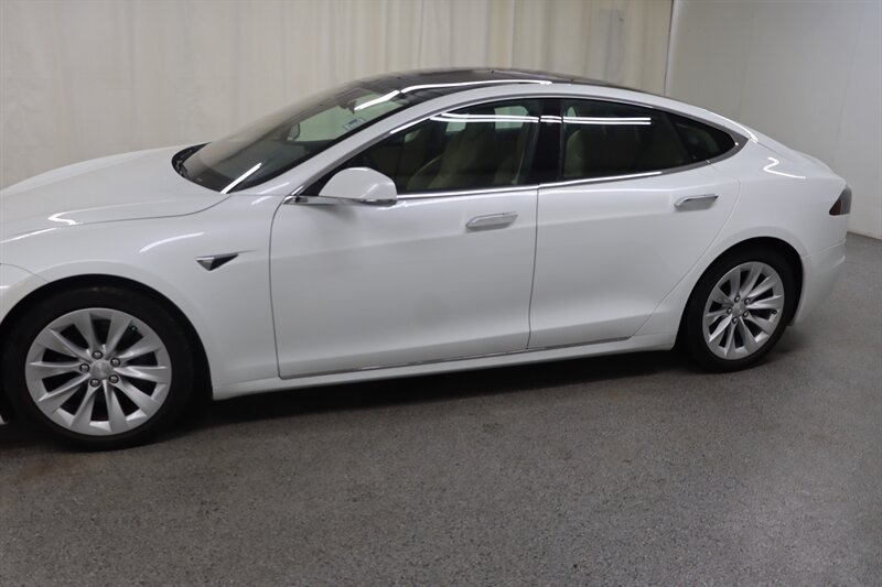 Used 2017 Tesla Model S 75D AWD/4WD image 4