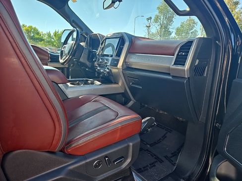 Used 2022 Ford F350 Platinum w/ Tremor Off-Road Package AWD/4WD image 28