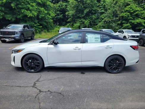 New 2025 Nissan Sentra SR w/ Midnight Edition image 10