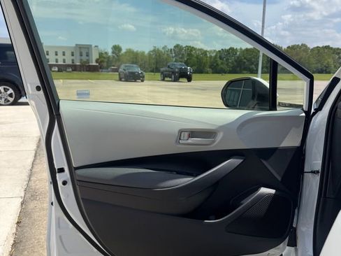 Used 2026 Toyota Corolla LE image 12