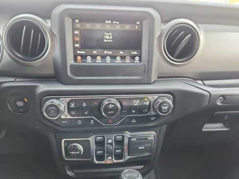 Used 2021 Jeep Wrangler Unlimited Sport AWD/4WD image 12