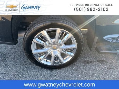 Used 2023 Chevrolet Silverado 1500 High Country w/ Technology Package image 12