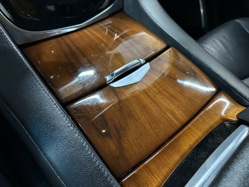 Used 2017 Cadillac Escalade Luxury AWD/4WD image 39
