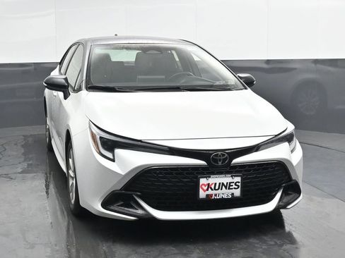 Used 2023 Toyota Corolla SE w/ SE Premium Package image 4