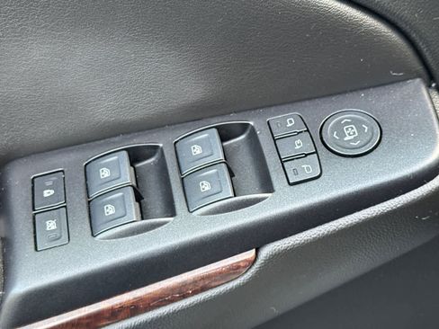 Used 2018 GMC Yukon SLT AWD/4WD image 13