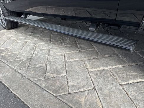 Used 2025 Ford Expedition Max Platinum w/ Platinum Ultimate Package image 6