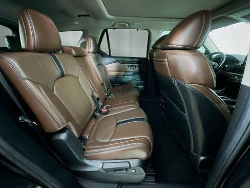 Certified 2025 Honda Pilot Elite image 9