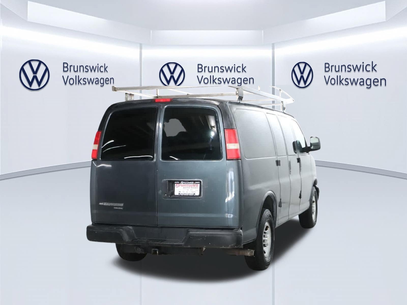 Used 2014 Chevrolet Express 2500 RWD image 47