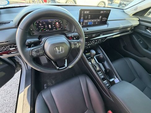 Used 2025 Honda Accord EX-L image 18