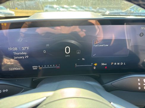 Used 2025 Buick Enclave Preferred image 24