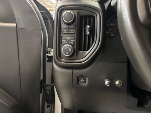 Used 2020 Chevrolet Silverado 1500 Custom Trail Boss w/ Custom Convenience Package image 16