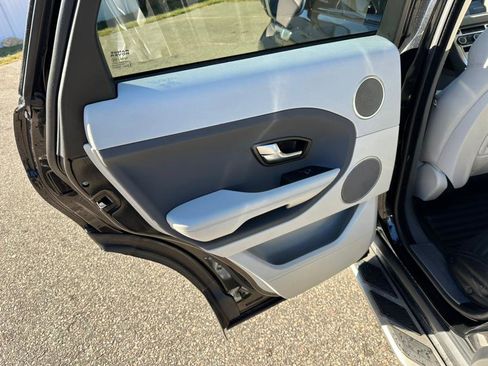 Used 2015 Land Rover Range Rover Evoque Pure Premium image 17