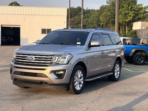Used 2021 Ford Expedition XLT AWD/4WD image 3