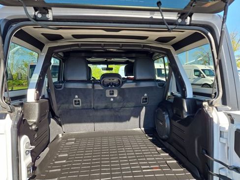 Used 2019 Jeep Wrangler Unlimited Rubicon AWD/4WD image 36