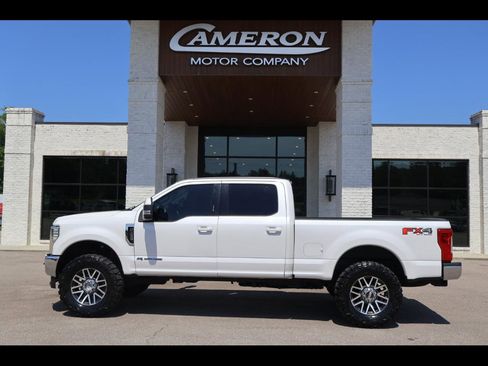 Used 2017 Ford F250 Lariat w/ Lariat Value Package AWD/4WD image 1