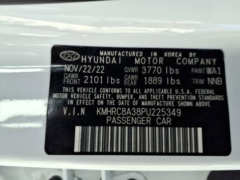 Used 2023 Hyundai Venue Limited image 29