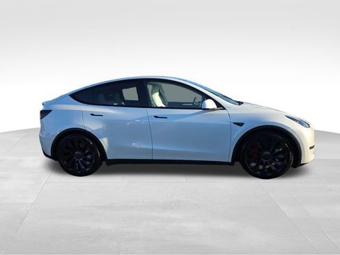Used 2022 Tesla Model Y Performance image 9