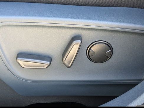 New 2025 Ford Maverick XLT w/ XLT Luxury Package image 9