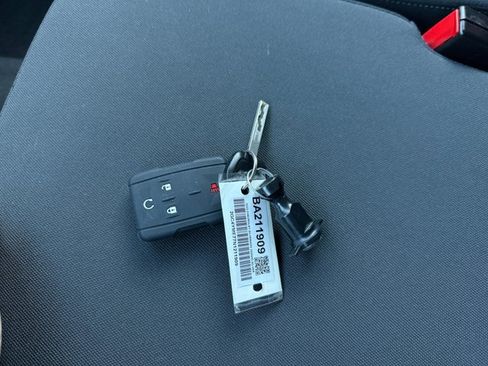 Used 2022 Chevrolet Silverado 2500 Custom w/ Custom Value Package image 17