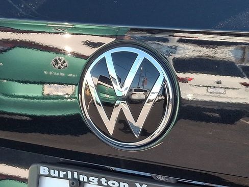 Certified 2023 Volkswagen Taos SE image 29