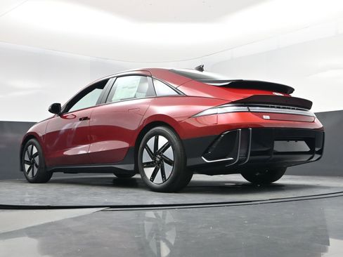 New 2025 Hyundai Ioniq 6 SE image 12