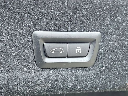 Certified 2025 BMW 330i xDrive Sedan w/ Premium Package image 29