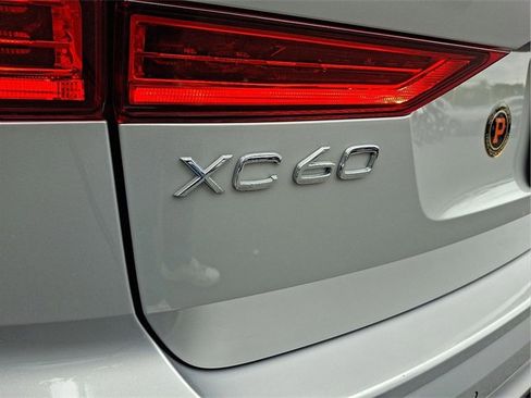 Certified 2025 Volvo XC60 B5 Plus image 29