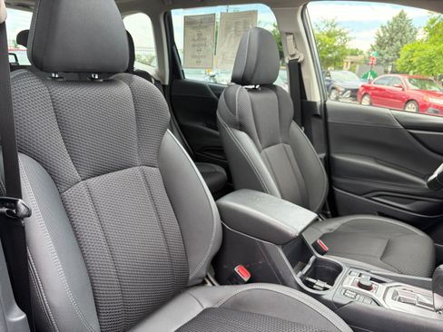 Used 2023 Subaru Forester Premium AWD/4WD image 29