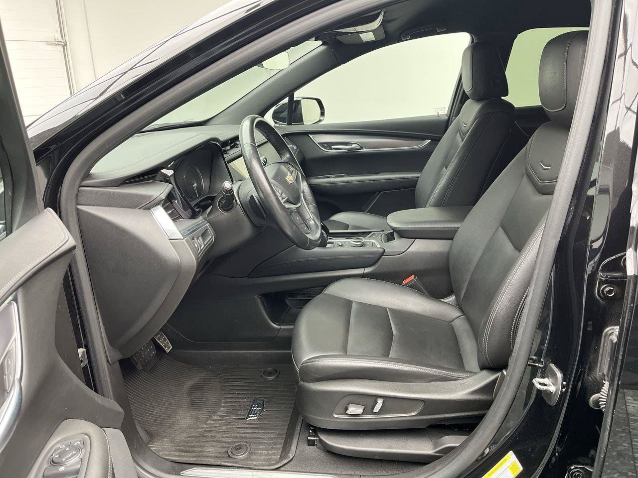 Certified 2023 Cadillac XT5 Luxury AWD/4WD image 3