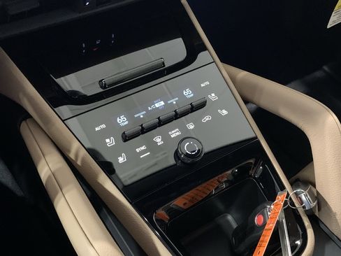 New 2026 Porsche Cayenne image 24