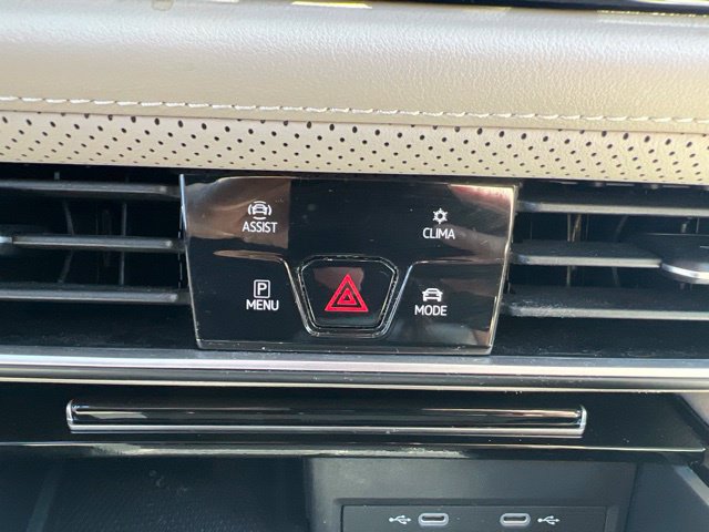Used 2024 Volkswagen Atlas SE AWD/4WD image 19