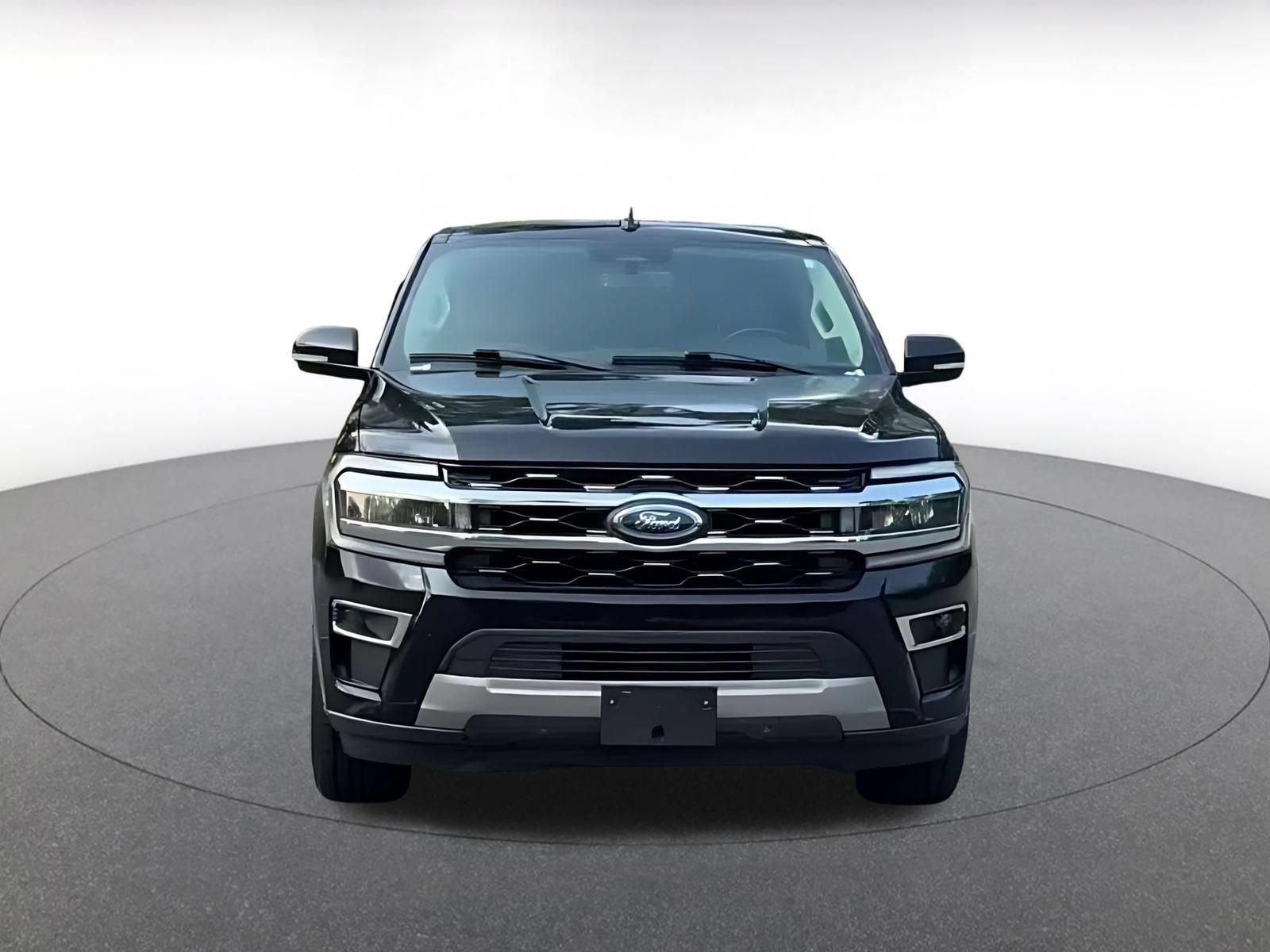 Used 2024 Ford Expedition Max Limited AWD/4WD image 4
