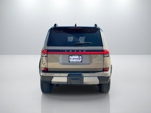 Used 2025 Lexus GX 550 image 6