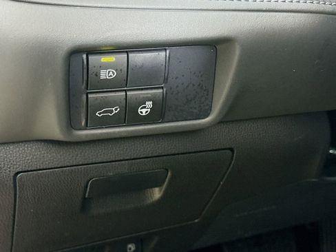 Used 2021 Toyota Highlander Limited image 10