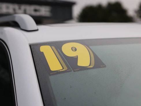 Used 2019 Jeep Cherokee Limited image 37