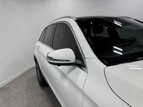 Used 2022 Mercedes-Benz GLC 300 4MATIC w/ Multimedia Package Lite image 10