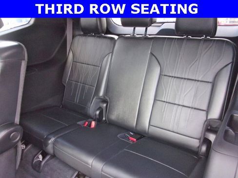 Used 2025 Buick Enclave Avenir w/ Trailering Package, 5000 lbs. image 3