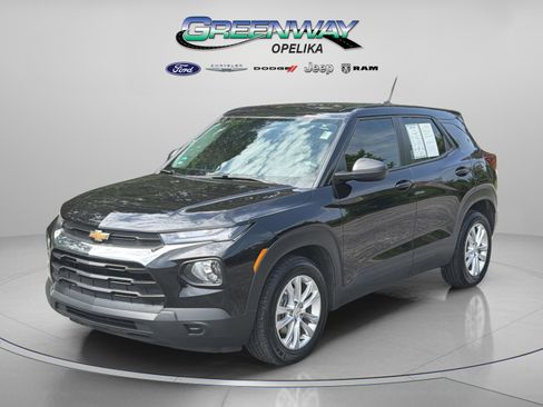 Used 2023 Chevrolet TrailBlazer LS FWD image 2