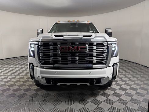 Used 2024 GMC Sierra 3500 Denali AWD/4WD image 5