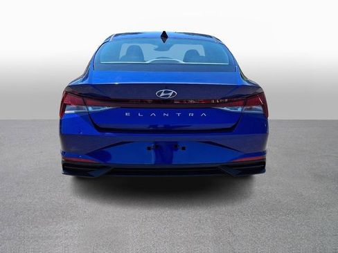 Used 2023 Hyundai Elantra SEL FWD image 5