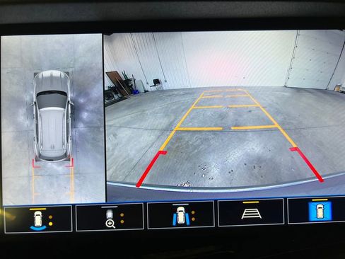 Certified 2021 Buick Envision Avenir w/ Technology Package II image 25