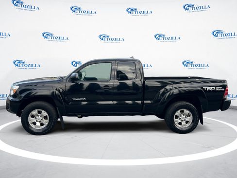 Used 2015 Toyota Tacoma 4x4 Access Cab V6 w/ TRD Off-Road Package image 2