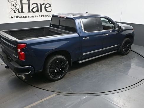 Used 2022 Chevrolet Silverado 1500 High Country AWD/4WD image 39