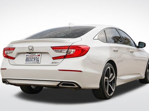 Used 2018 Honda Accord Sport image 5