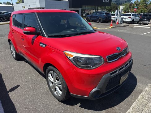 Used 2014 Kia Soul + w/ Audio Package FWD image 2