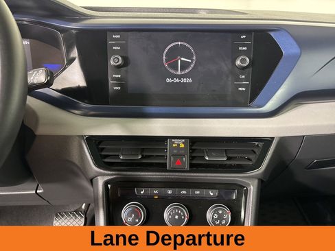 Used 2023 Volkswagen Taos SE w/ Panoramic Sunroof Package AWD/4WD image 15