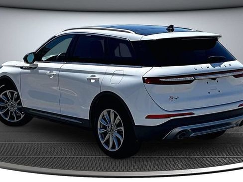 Used 2021 Lincoln Corsair AWD w/ Premium Package image 4
