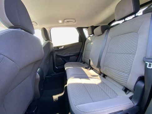 Used 2021 Ford Escape SE image 13