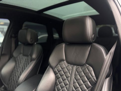 Used 2020 Audi SQ5 Premium Plus w/ Premium Plus Package image 18